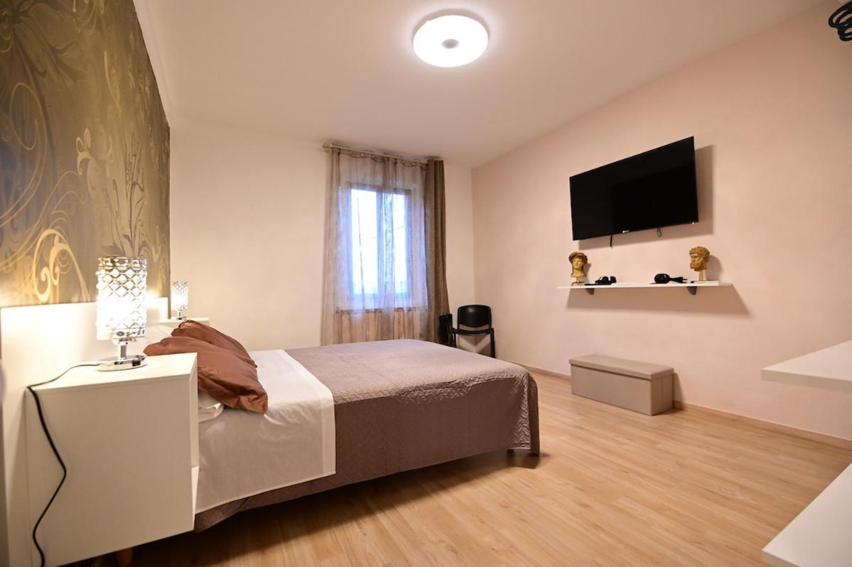 La Casa Di Odessa Bed & Breakfast Arcevia ภายนอก รูปภาพ